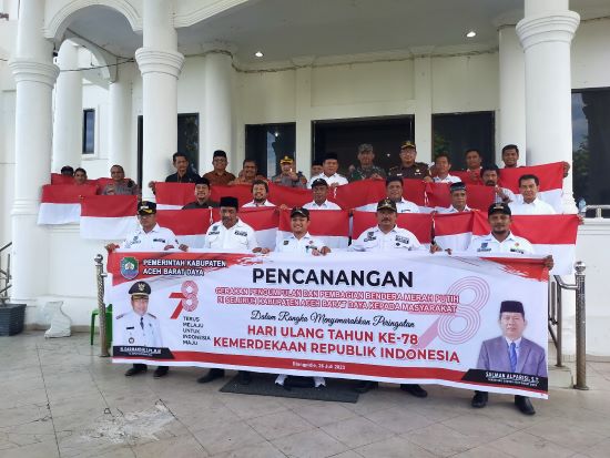 Jelang Hut Kemerdekaan Pemkab Abdya Bagikan Ribu Lebih Bendera