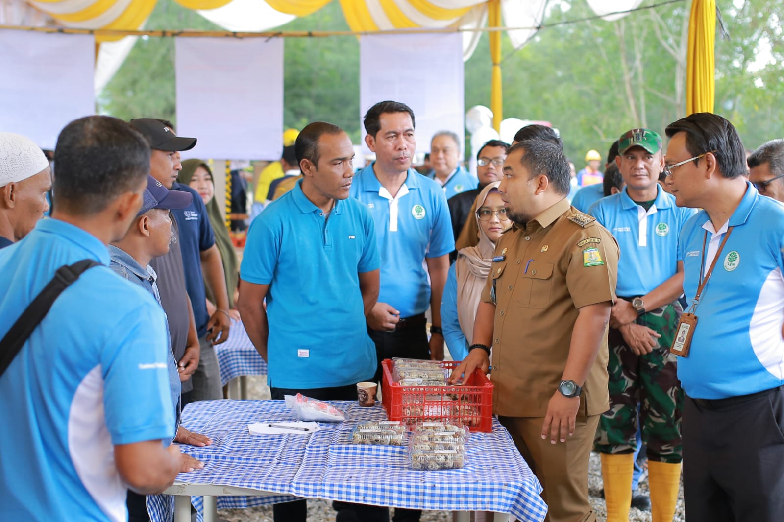 Solusi Bangun Andalas Tanam Ribuan Mangrove WASPADA