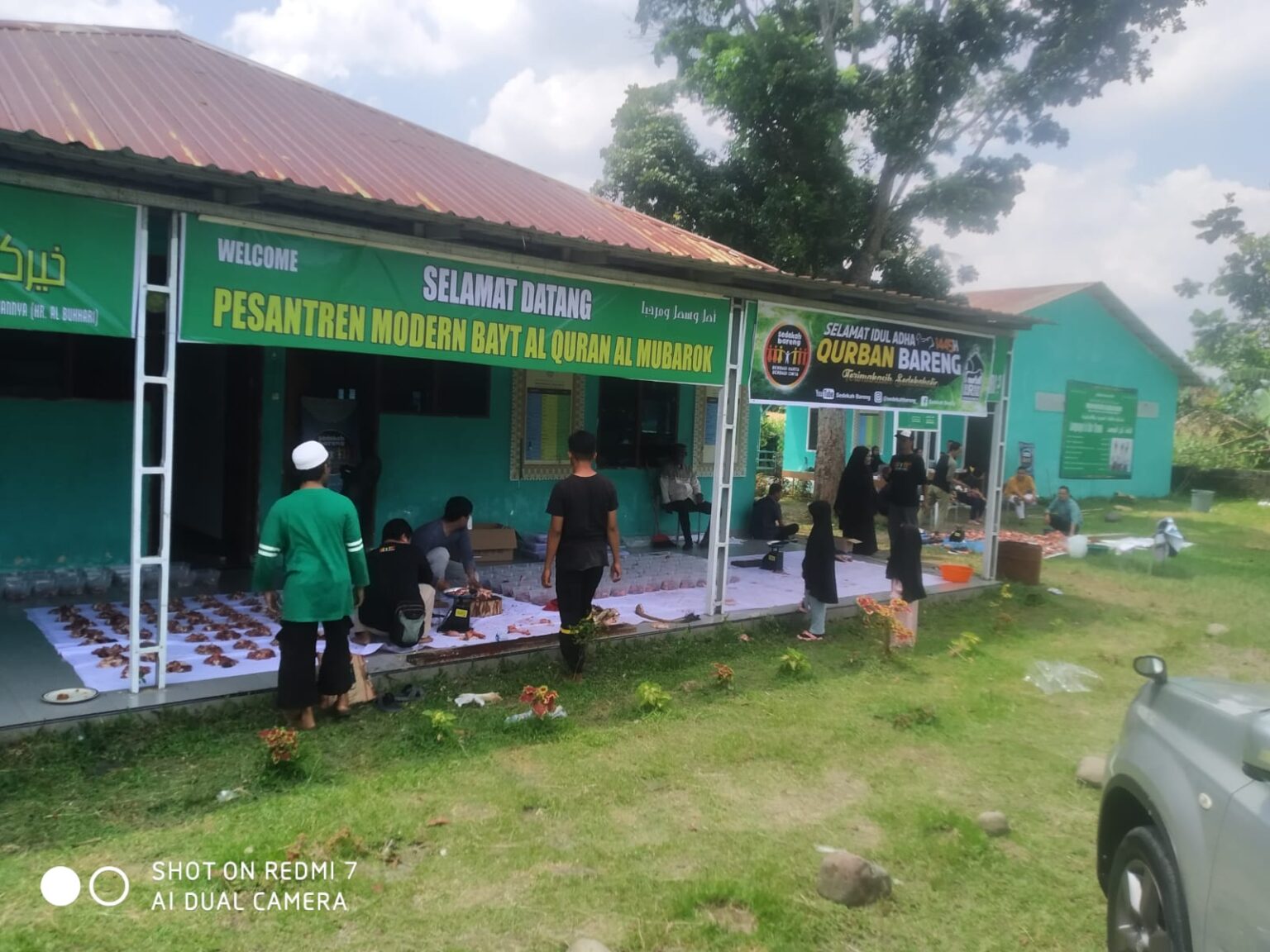 Qurban Bareng Pesantren BQM Dan Sedekah Bareng Sembelih Hewan Kurban