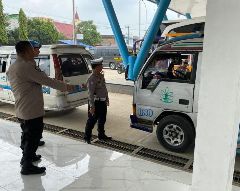 Jelang Nataru Sopir Dan Kernet Angkutan Umum Jalani Tes Urine Di