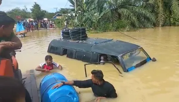 Peunaron – Lokop Terkurung