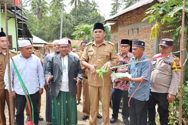 Pemkab Berangkatkan<br>10 Warga Umroh Gratis