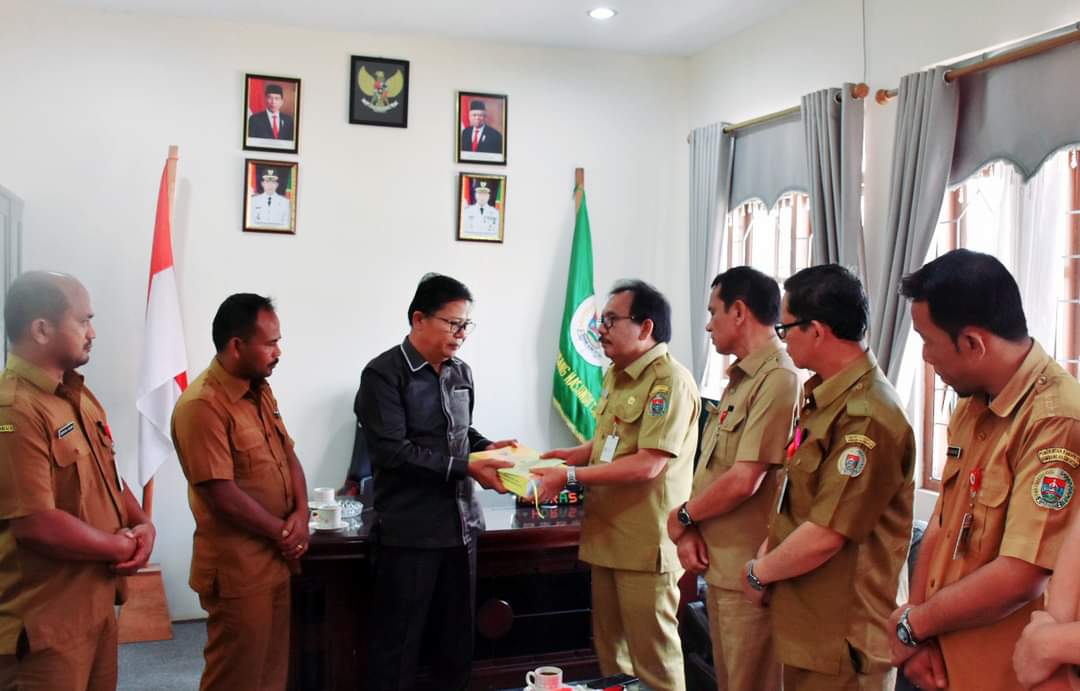 Bupati Humbahas Serahkan LKPj TA 2022