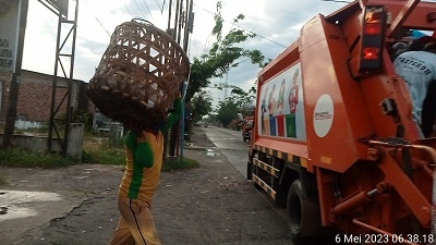 Kec. Medan Marelan Rutin Lakukan Penyisiran Dan Angkut Sampah Liar
