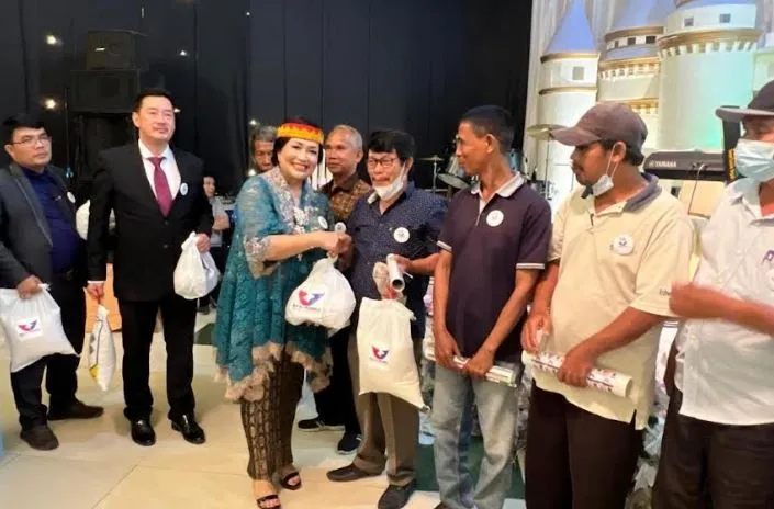 DPW Partai Perindo Sumut Bagikan Paket Bantuan Sembako Dalam Perayaan Natal