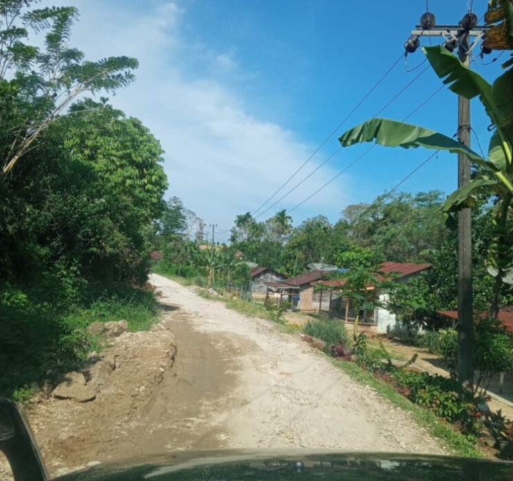 Jalan Provinsi Rusak Parah Di Dairi