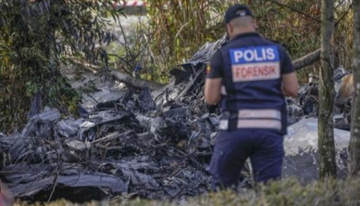 Pesawat Sewa Jatuh Di Jalanan Selangor, 10 Tewas