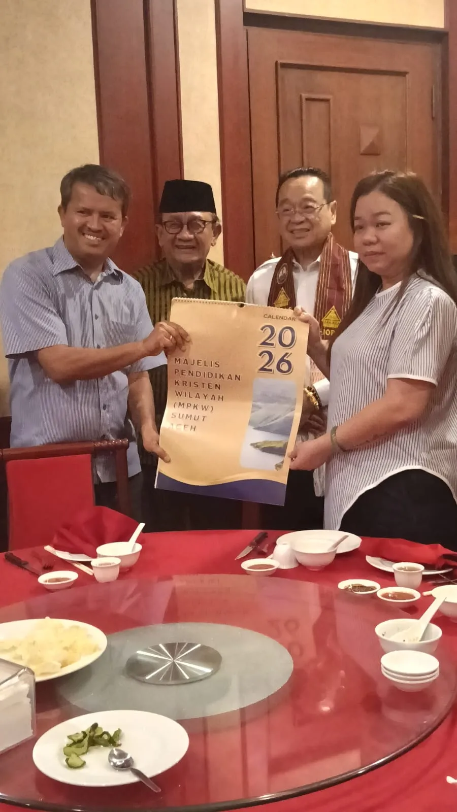 RE dan Atong, Pertemuan Hangat Dua Sahabat