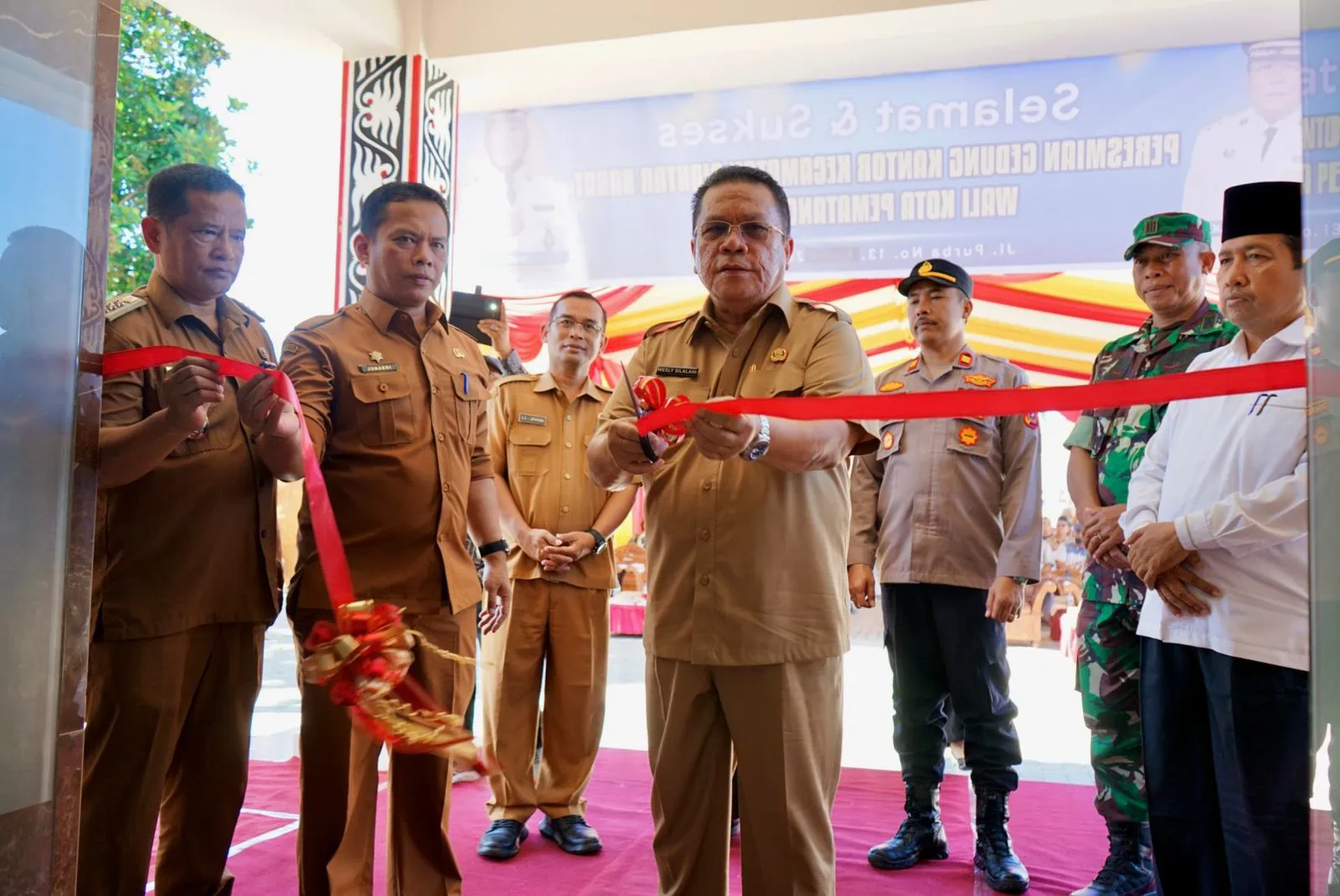 Resmikan Kantor Camat Siantar Barat, Wesly Silalahi Ajak ASN Tingkatkan Pelayanan