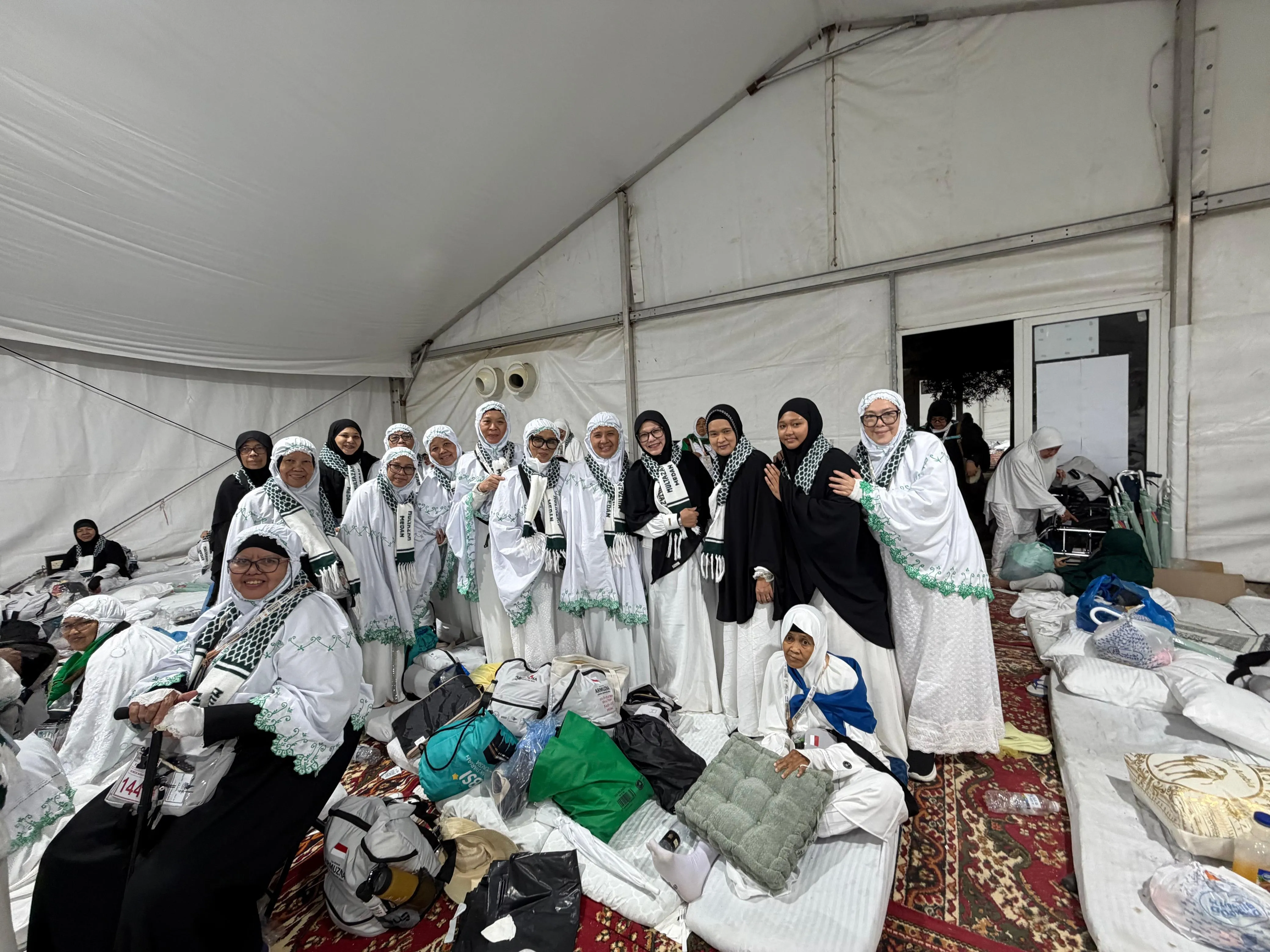 Hindari Kepadatan Mina, Jemaah Kloter 5 KNO Dibagi Dua Gelombang Lontar Jumrah