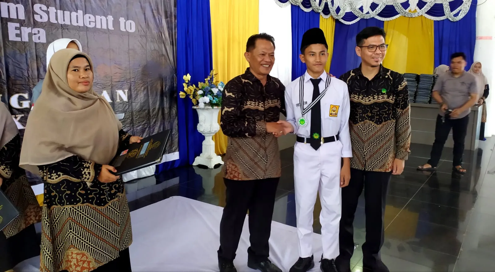 SMP Nurul 'Ilmi P.Sidimpuan Gelar Pelepasan Dan Khatmil Quran, 286 Siswa Siap Lanjutkan Pendidikan