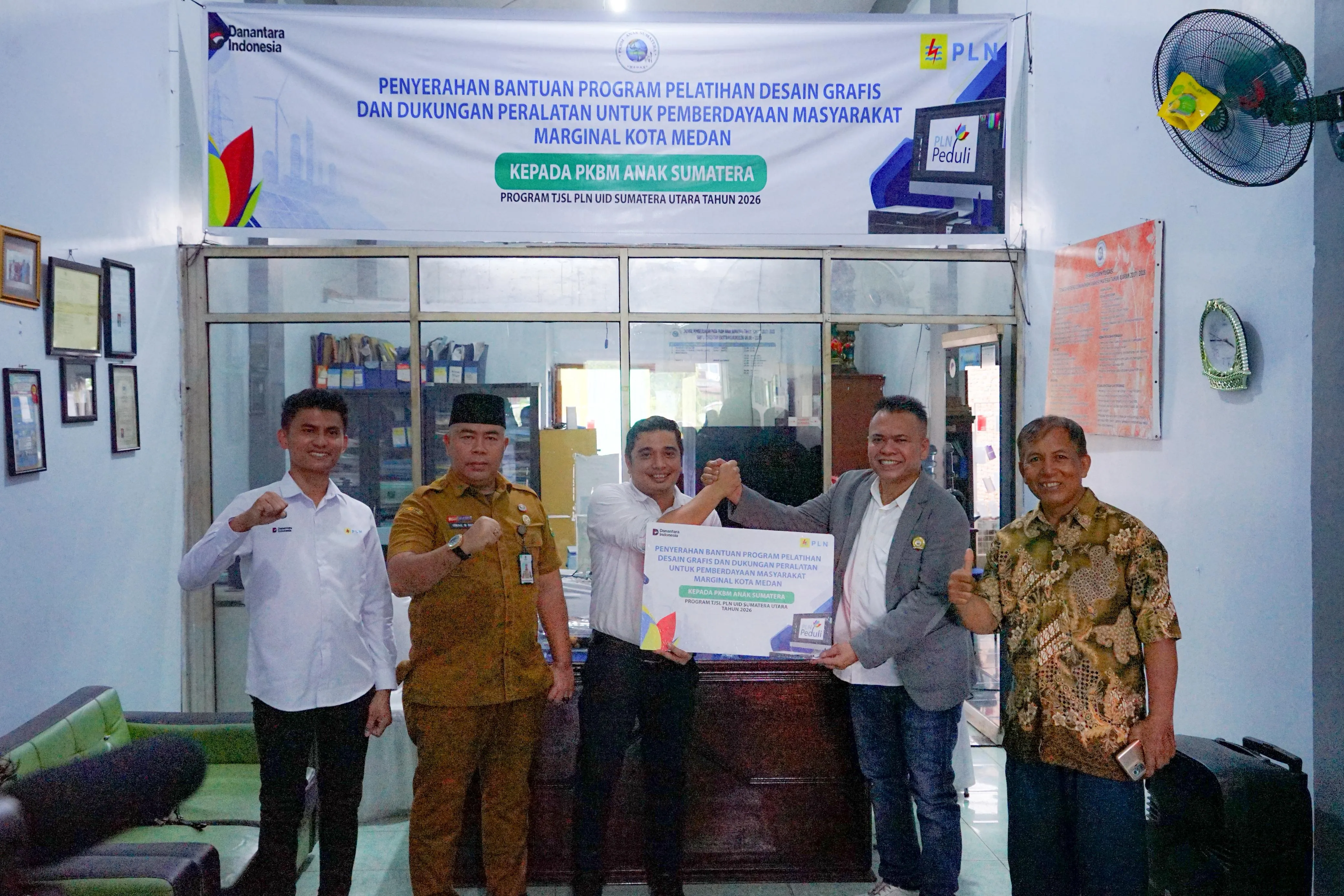 PLN UID Sumut Dorong Kemandirian Generasi Muda Melalui Pelatihan Desain Grafis Dan Pemberdayaan Digital