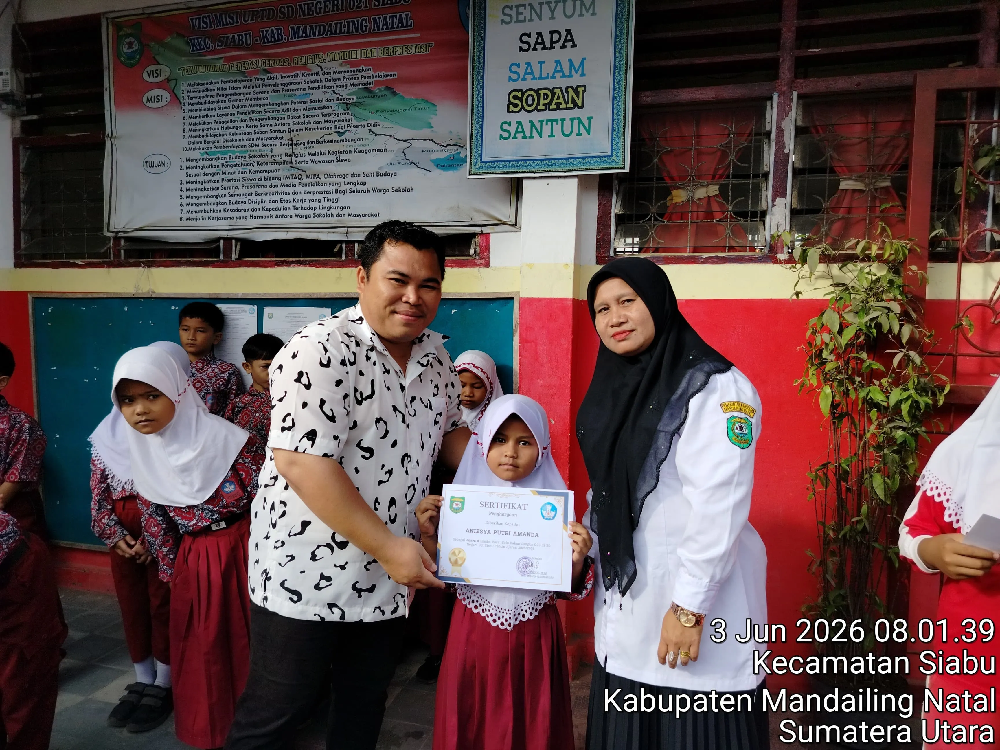 Kembangkan Bakat Siswa, SDN 021 Siabu Sukses Gelar OSS dan Serahkan Hadiah Pemenang