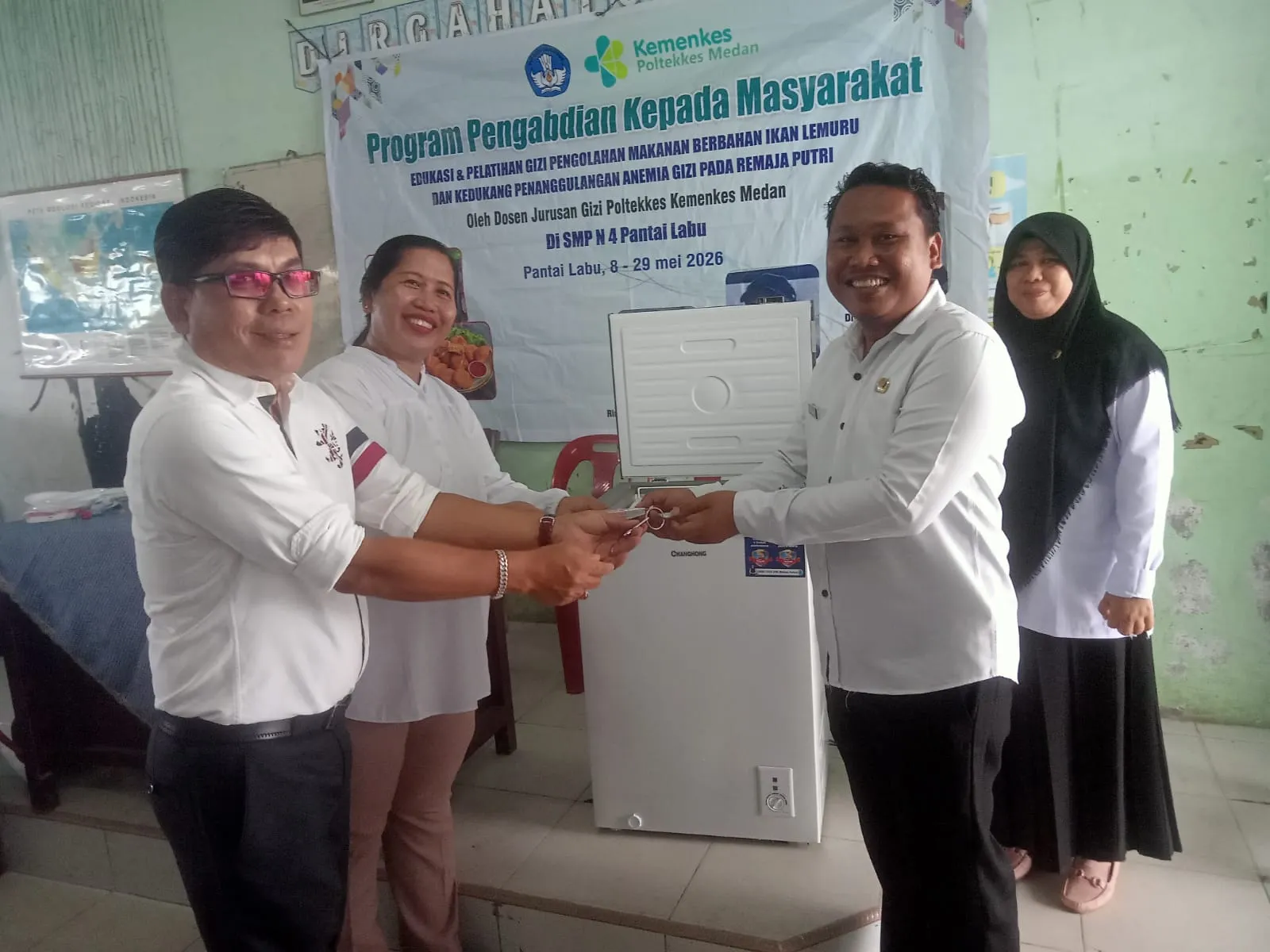 Dosen Jurusan Gizi Poltekkes Medan Gelar Pengabdian Masyarakat di SMPN 4 Satu Atap Pantai Labu