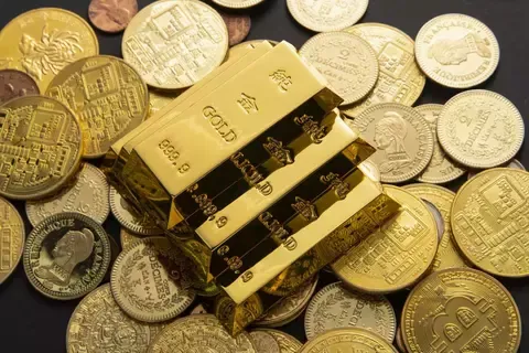 Harga Emas Dunia Melemah Usai Sentuh Puncak Dua Pekan, Dolar AS Menguat