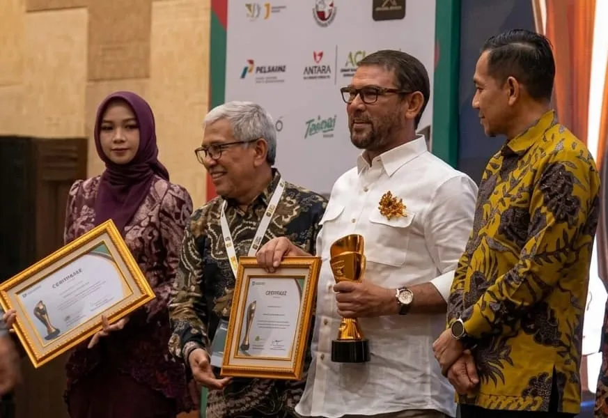 Terima Pemred Award, Nasir Djamil: Pers Harus Kembali ke Rakyat
