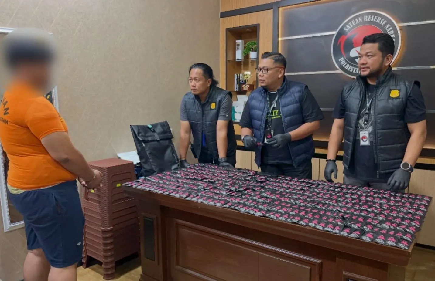 Polrestabes Medan Tangkap Mahasiswa Farmasi Jadi Bandar Narkoba: BB 488 Pod Getar Merek Squid Game