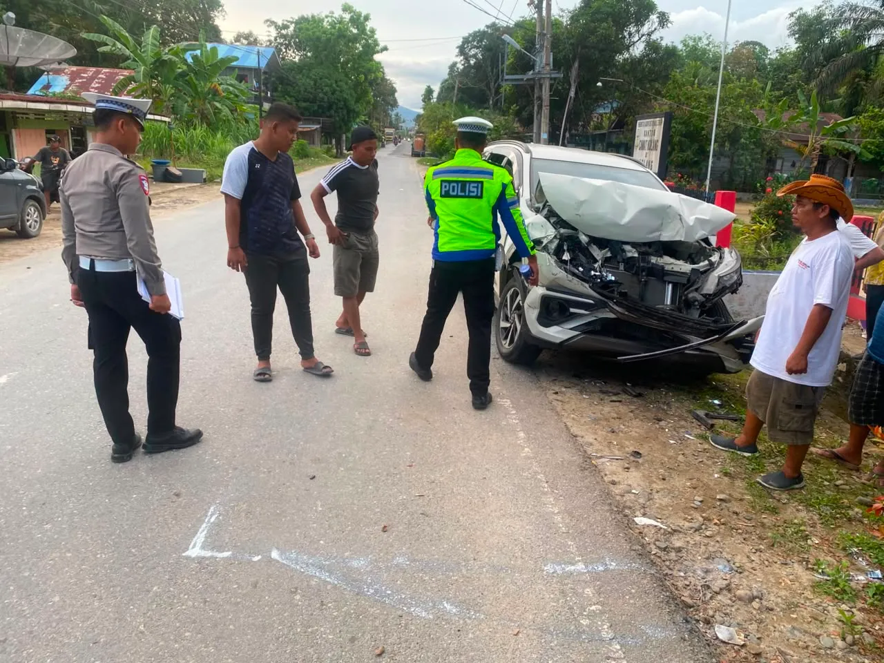Diduga Kurang Konsentrasi, Toyota Rush Tabrak Triton di Jalur Sibolga–Barus, 17 Orang Terluka
