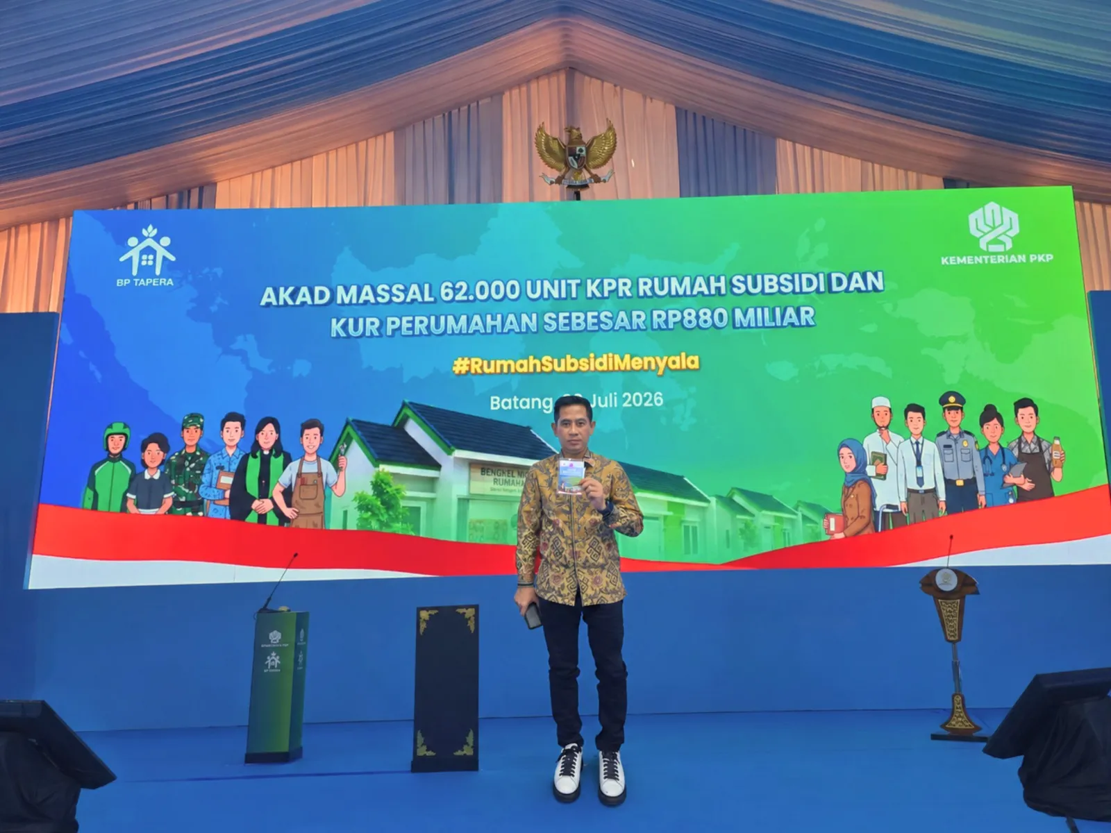 Dirut Bungsuland Husen Hz Hadiri Akad Massal KPR