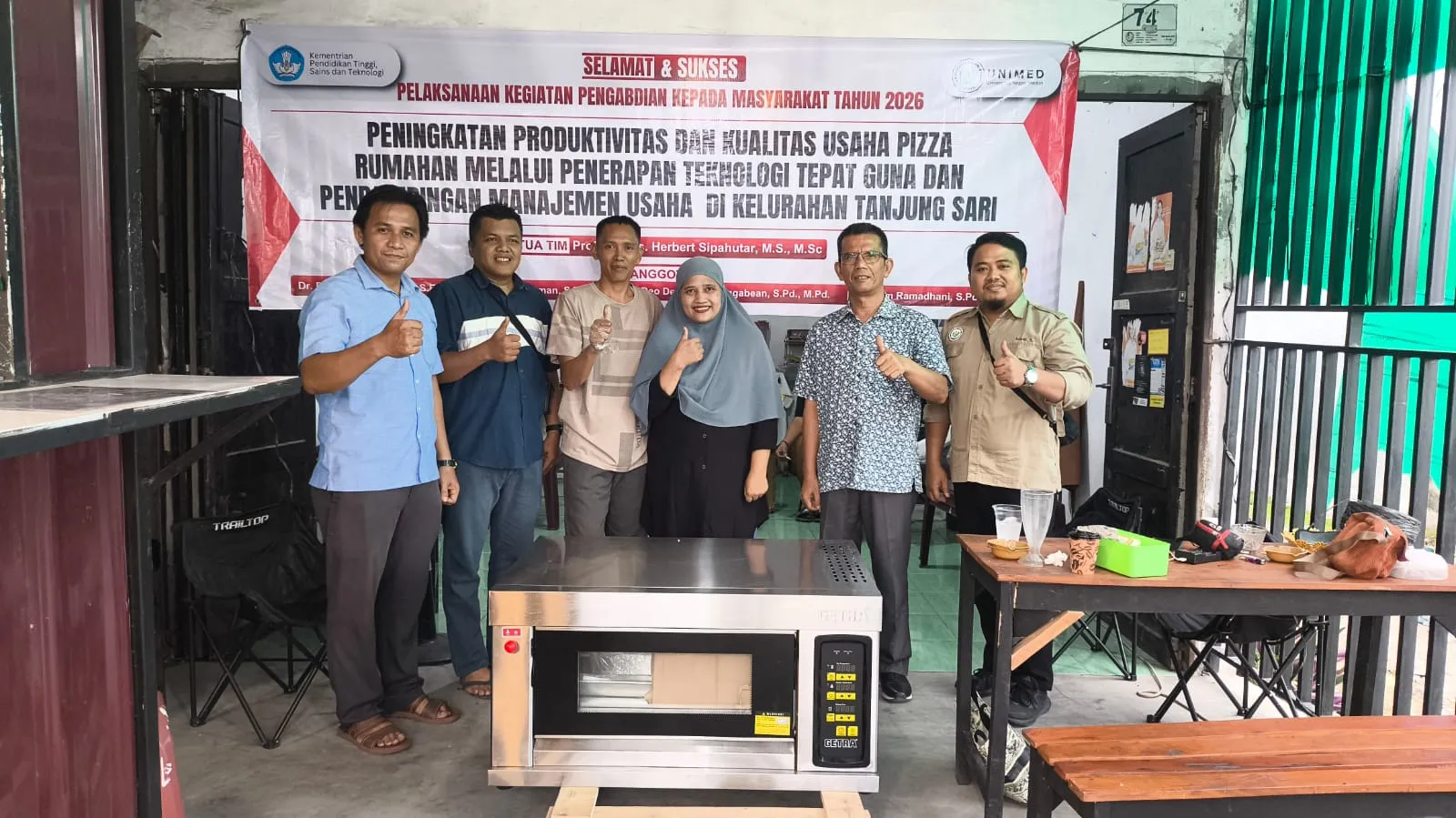 Tim LPPM Unimed Tingkatkan Produktivitas Dan Kualitas Usaha Pizza Rumahan Lewat Teknologi Tepat Guna