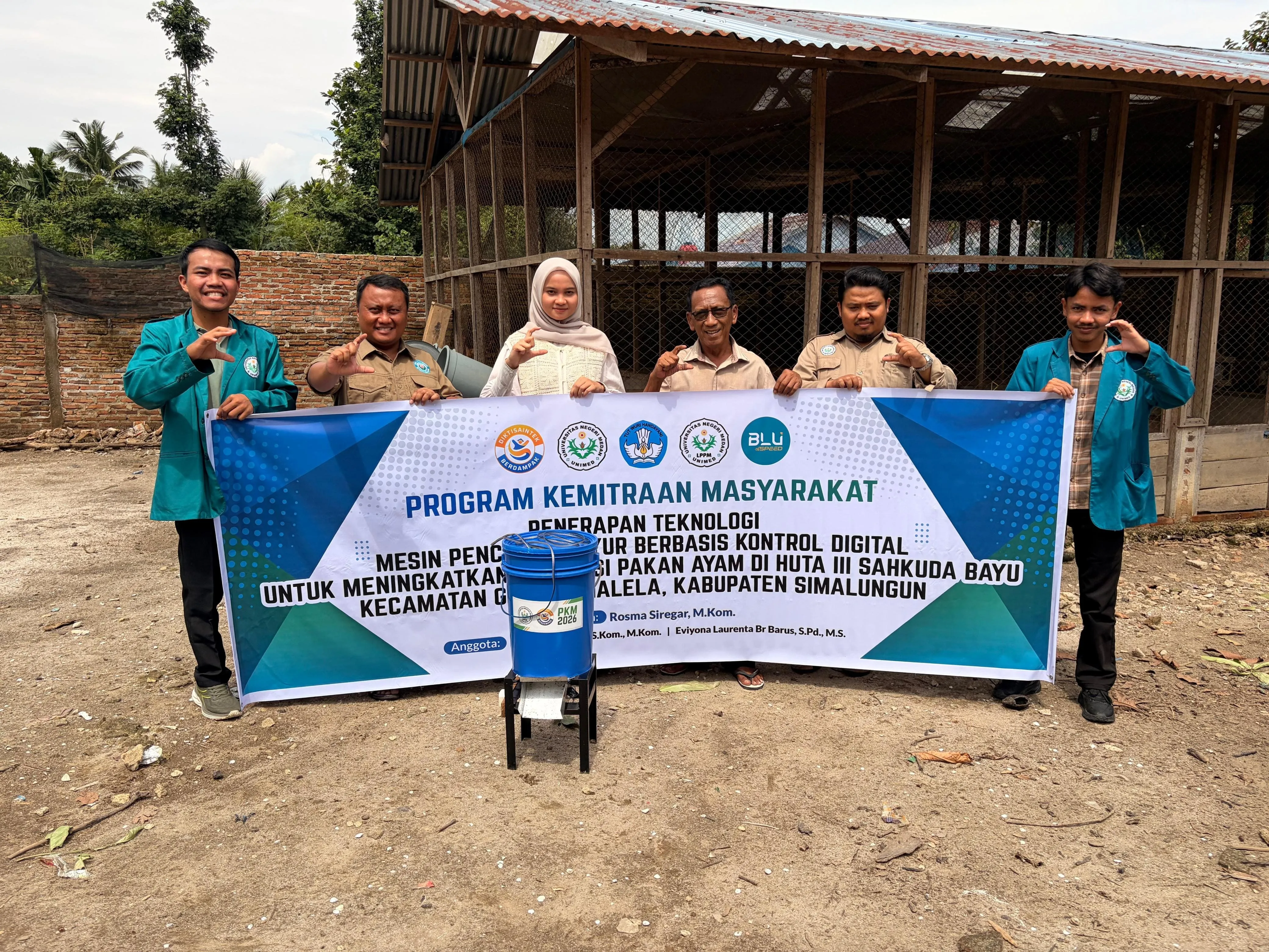 Tekan Biaya Pakan, Peternak Ayam Kampung di Simalungun Gunakan Mesin Pencacah Sayur Berbasis Kontrol Digital