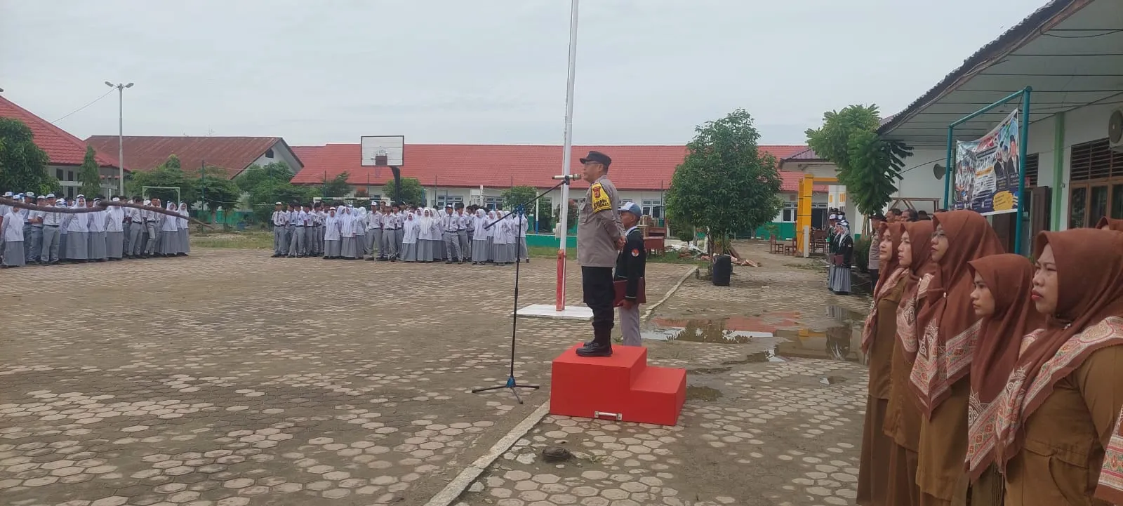 Aipda Rudi Suwito Sapa Pelajar SMAN 5 Langsa Lewat Polisi Saweu Sikula