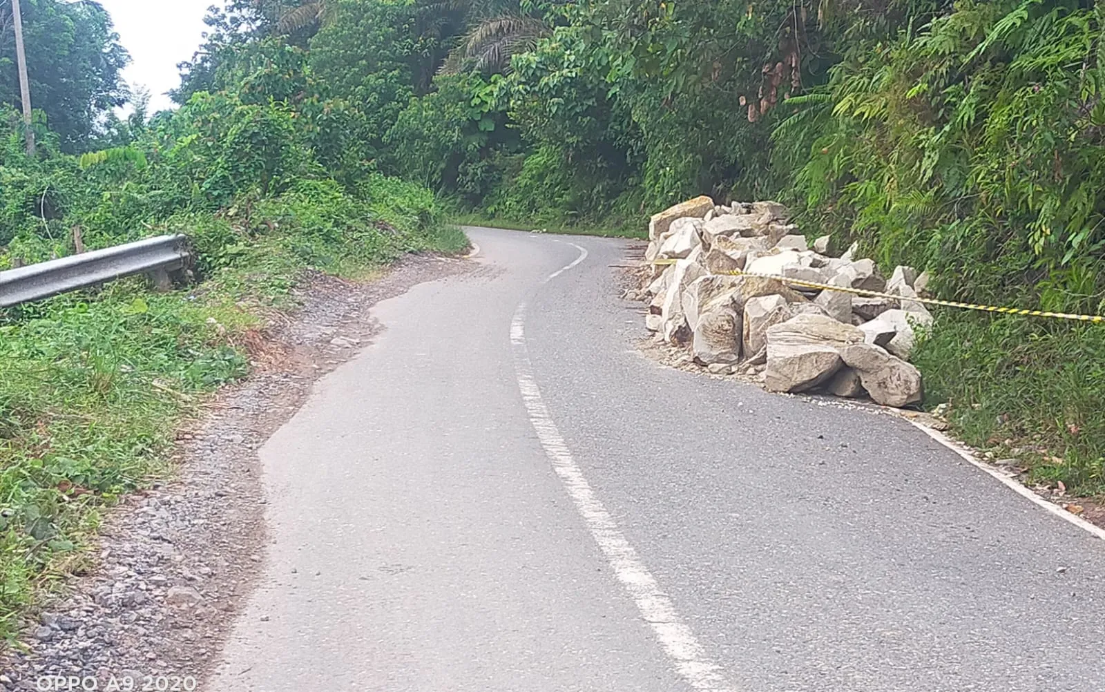 Badan Jalan Jadi Stok File Material Proyek "Siluman" di Kuala Beringin
