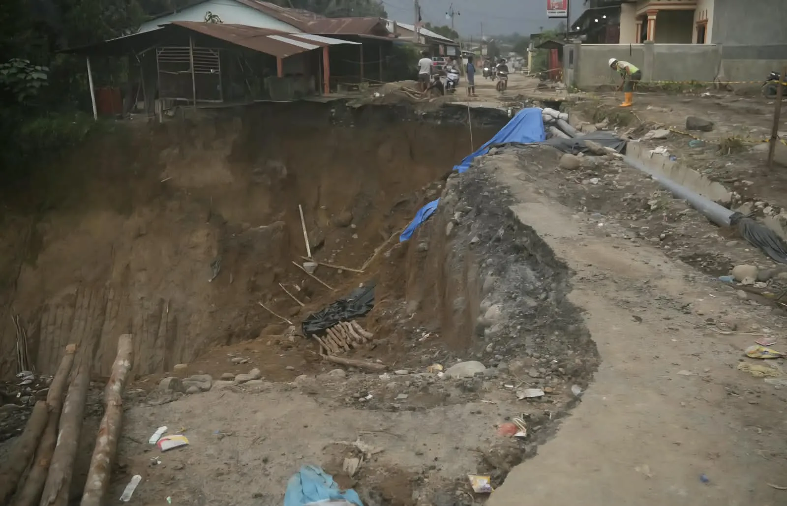 Dinas BMBKCK Optimalkan Perbaikan Jalan Amblas