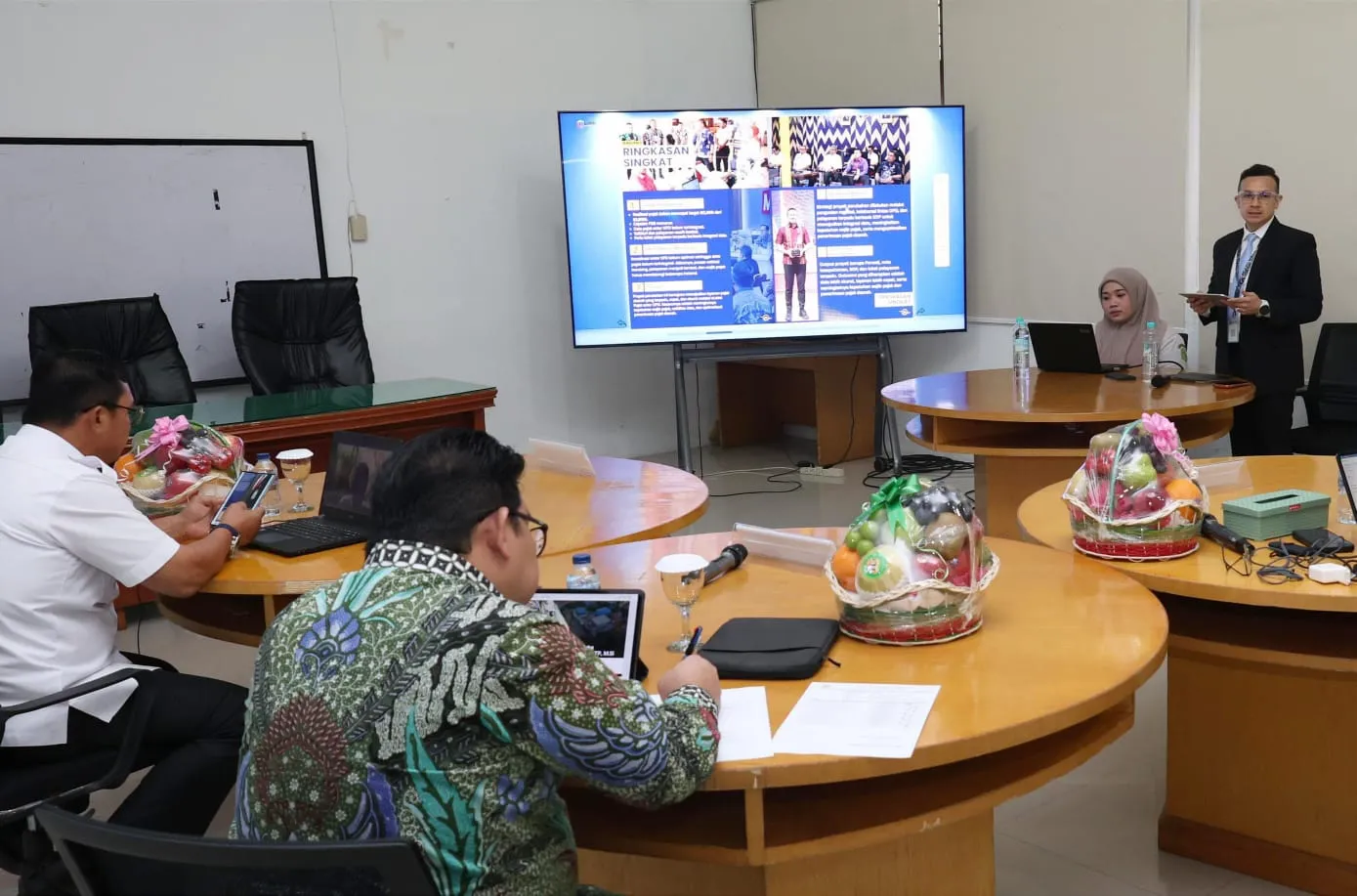 Perkuat Integrasi Layanan Pajak, Kepala Bapenda Medan Paparkan Laporan Akhir Proyek Perubahan eLoket Pajak