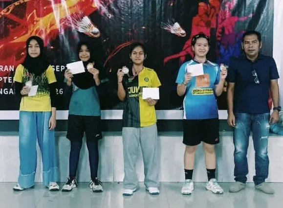 Siswa SMP IT An Naas Binjai Juara Bulutangkis