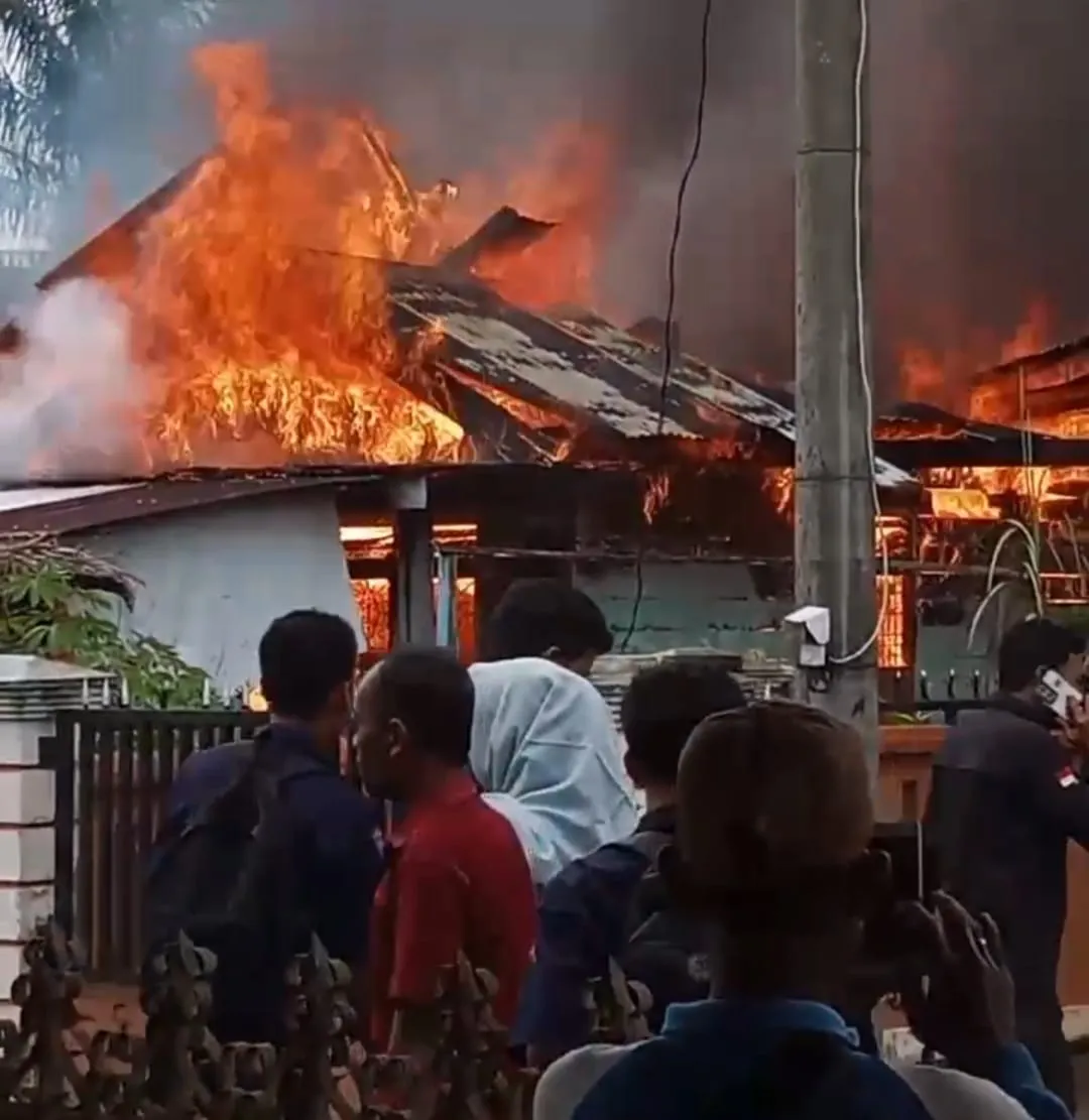Rumah Dihuni Tiga KK di Brandan Timur Baru Ludes Terbakar, Kerugian Rp200 Juta