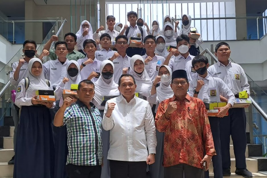 SMA Harapan Medan Dan SMP Harapan 1 Medan Laksanakan Tour Education