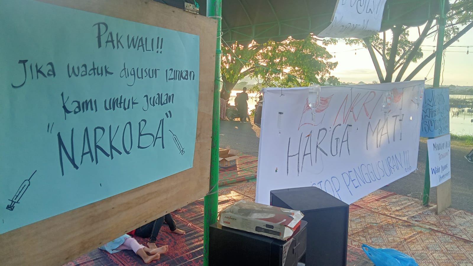 Tolak Pembongkaran Di Waduk Lhokseumawe, Warga Mogok Makan Di Tenda Darurat