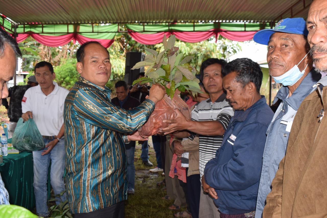 Reses Di Dolokmargu, Irwan Simamora Salurkan Sejumlah Bantuan