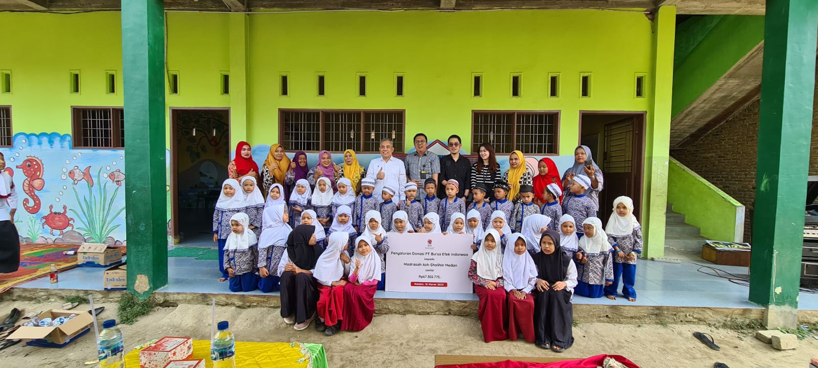 BEI Serahkan Bantuan CSR Ke Madrasah Ash-Sholihin Medan