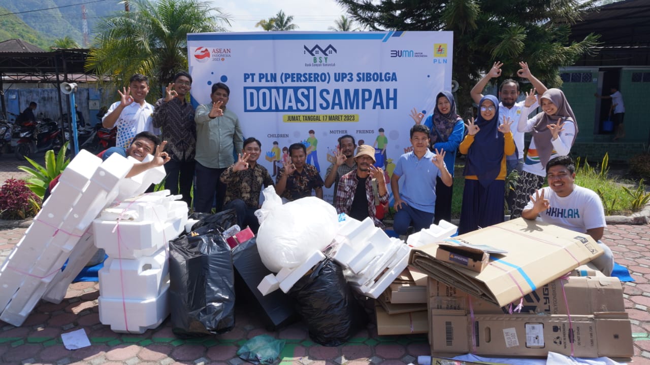 Peduli Akan Lingkungan, PLN Bersama Bank Sampah Yamantab Gelar Donasi Sampah