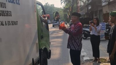 Anggota DPRD Sumut Rudy Hermanto Berbagi Takjil Gratis  Kepada Warga