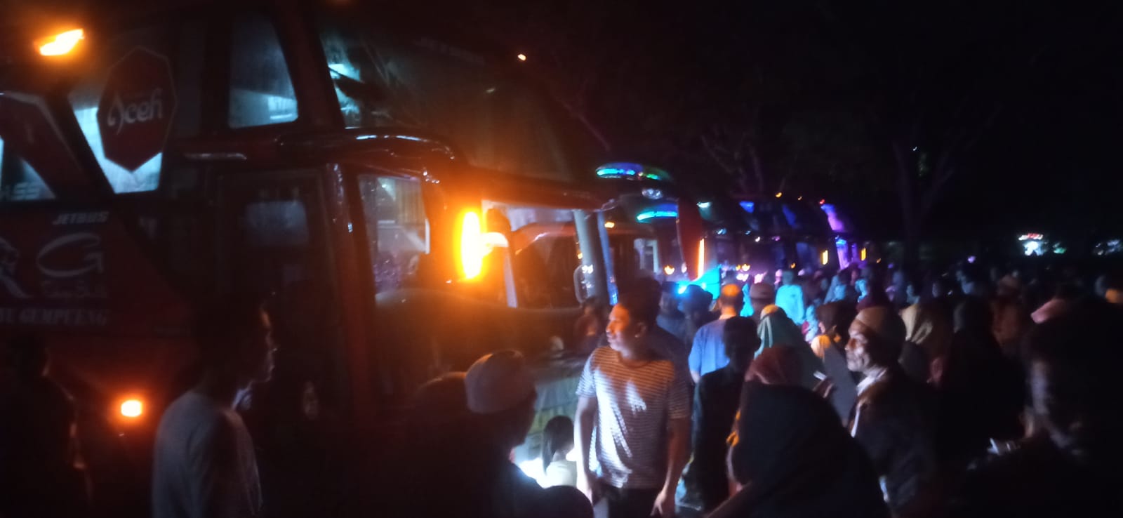 Pj.Bupati Aceh Tamiang Bersama Ribuan Warga Lepas Keberangkatan 147 Calhaj