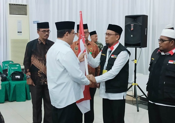 Lepas 211 Calhaj, Pj Bupati Aceh Barat Pesan Jaga Kesehatan