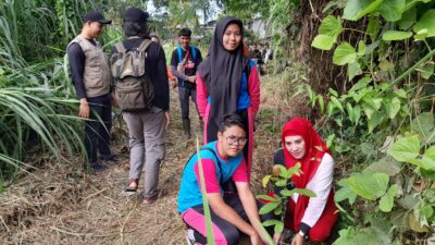 SMP Negeri 24 Medan Ikuti Aksi Bersih Sungai Deli