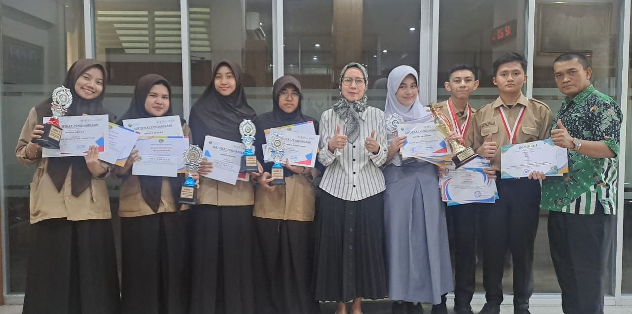 7 Siswa SMA Harapan Raih 7 Prestasi