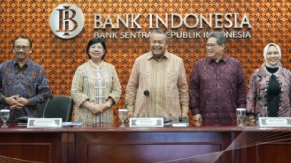 Bunga Acuan Tetap 5,75 Persen 