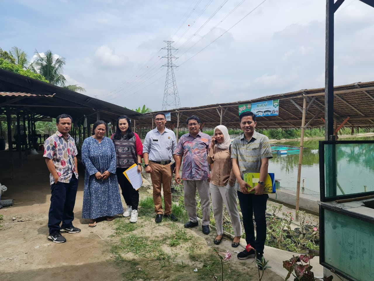 PLN UPP SBU3 bersama Kejari Deliserdang melakukan monitoring lapangan realisasi pembayaran kompensasi di bawah jalur atau right of way (ROW) SUTT 150 kV Perbaungan - Kualanamu oleh Kejaksaan Negeri Deliserdang dan PLN UPP SBU3 di kawasan Desa Karang Anyer, Kec. Beringin, Kab. Deliserdang, Jumat, 1 September 2023.