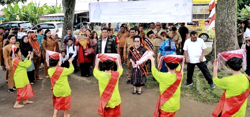 Bupati Dan Bunda PAUD Simalungun Bagikan Booklet Transisi PAUD Ke SD