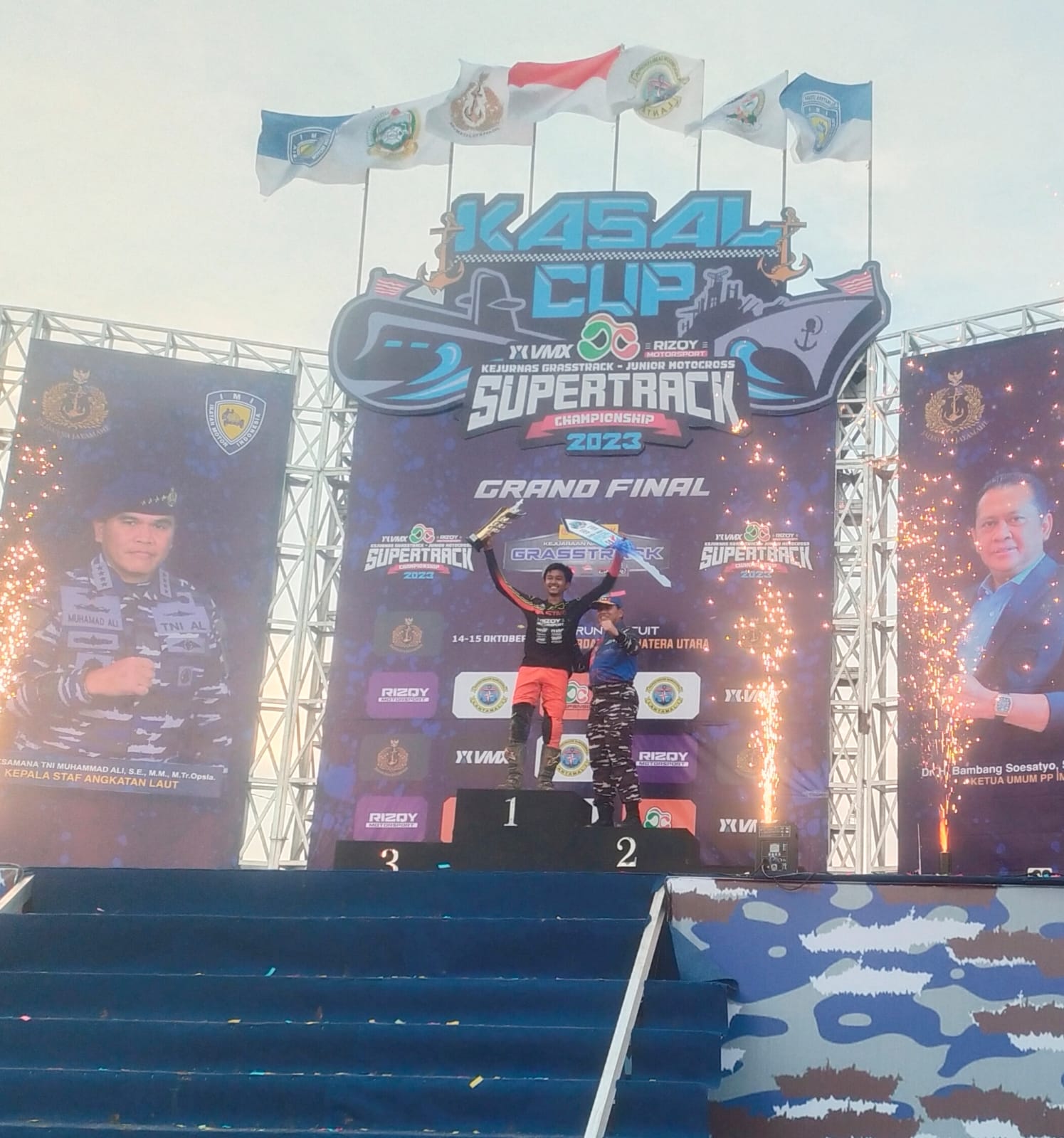 Kasal Serahkan Satu Rumah Kepada Juara Umum Kasal Cup JC Supertrack