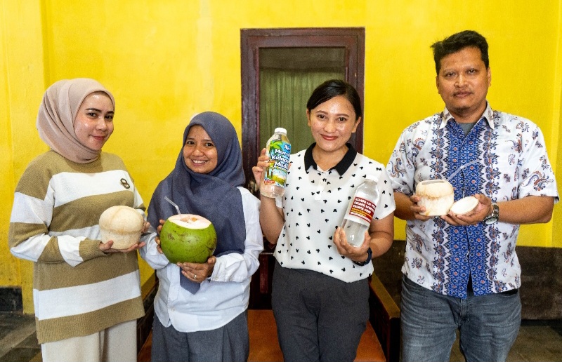 UMKM Kelapa Hijau Merah Tawarkan Minuman dan Puding Segar Menyehatkan