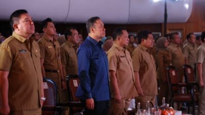 Hadiri Kemendagri BerAKHLAK Awards, Mendagri Tito Apresiasi Ary Ginanjar