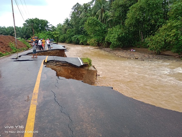 Jalan Nasional Pantai Barat Tapsel-Madina Amblas, Hindari Jalur Batangtoru