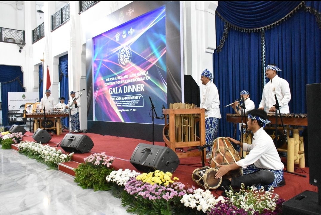 Saung Angklung Udjo dan Arumba Menutup KMBAAA di Kota Bandung