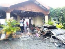 Rumah Terbakar, Camat Luka Bakar